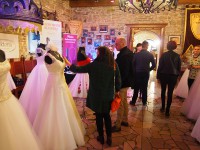 Wyb&oacute;r sukien ślubnych