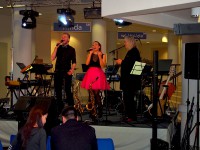 Zesp&oacute;ł na wesele z wokalistką