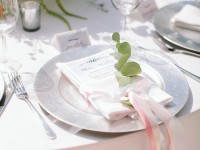 Dekoracje stołu w kolorach Rose Quartz i Serenity