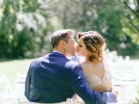 Całująca się Młoda Para