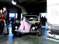 Samoch&oacute;d retro do ślubu