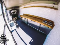 Wnętrze food trucka